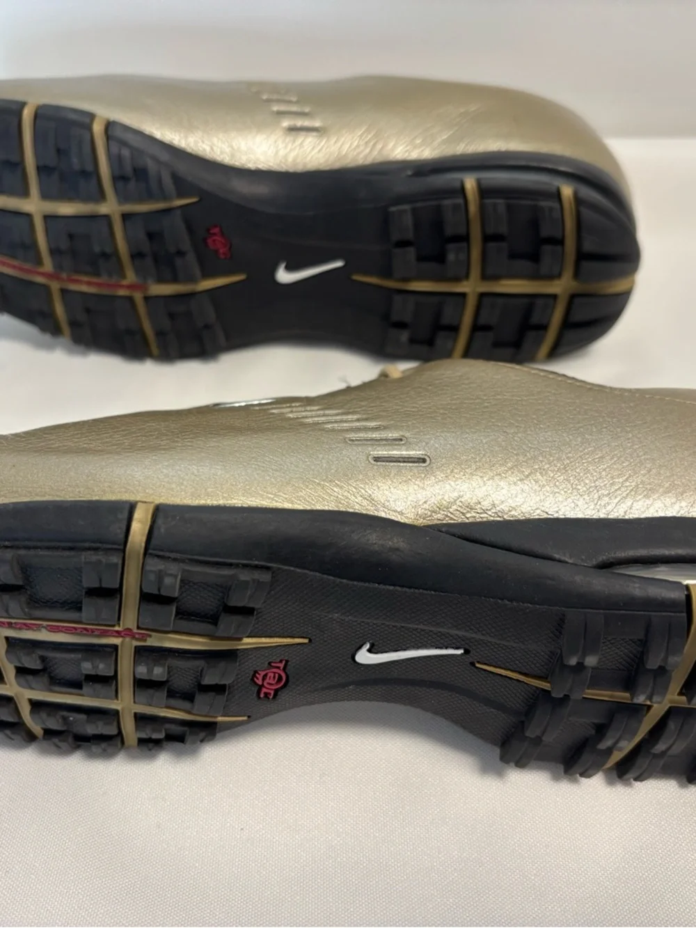 Women’s Nike Air Tac Leather Golf Shoes -
Size 9 - Picture 2 of 4